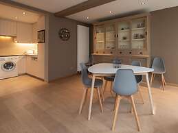 Apartment With Side sea View