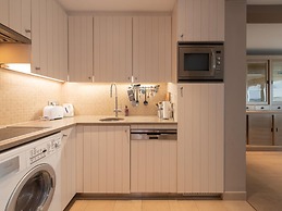 Apartment With Side sea View