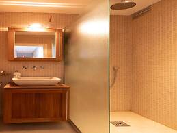 Apartment With Side sea View