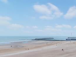 Studio With Frontal sea View in Ostend