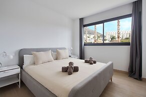 Happy Travel Higueron West