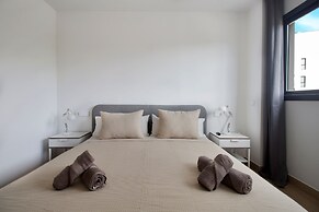 Happy Travel Higueron West