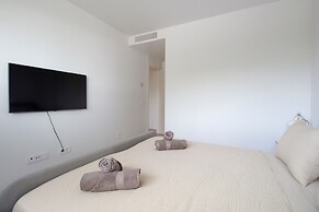 Happy Travel Higueron West