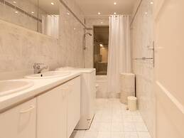 Classic Beach Apartment