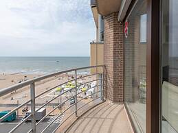 Apartment With Terrace and sea View in Mariakerke