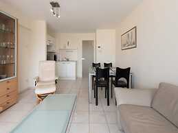 Apartment With Terrace and sea View in Mariakerke