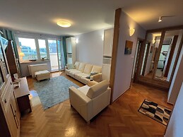 2 Bedrooms Apartment, Central Warsaw