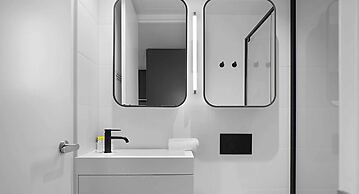 Lumina Stays - Victoria One