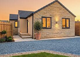 2 Bed, Sleeps 4, Pet Friendly, Free Parking