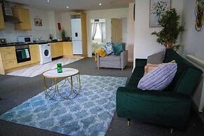 Cosy Luxury Apartment in Milton Keynes