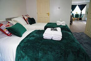 Cosy Luxury Apartment in Milton Keynes