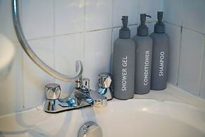 Cosy Luxury Apartment in Milton Keynes