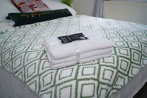 Cosy Luxury Apartment in Milton Keynes