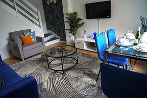 Milton Keynes Home - Sleeps 4 - Parking