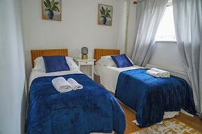 Milton Keynes Home - Sleeps 4 - Parking