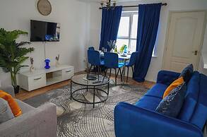 Milton Keynes Home - Sleeps 4 - Parking