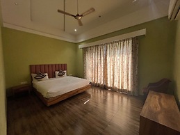 Sarvaswa Resort - Raipur