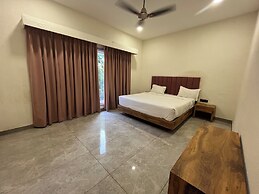 Sarvaswa Resort - Raipur