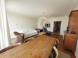 Charming Apartment Near the Beach