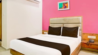 Goroomgo Riddhi Residency Varodra