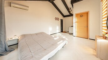 Gangchon Afternoon Pool Villa Pension