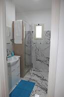 Bilo Pino 1 Near The Sea