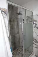 Trilo Pino 5 Near The Sea