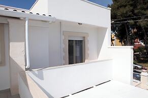 Bilo Pino 3 Near The Sea