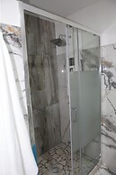 Trilo Pino 6 Near The Sea