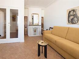 Beautiful Apartment Near the Beach