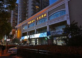 Shanghai Pengpai Art Youth Hotel