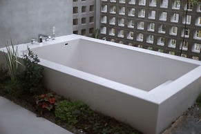 HUANG GUO SHU DUO BEI YUN SHE HOTEL