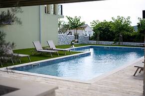 Luxury Living at Horizon Retreat