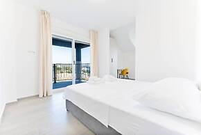 Luxury Living at Horizon Retreat