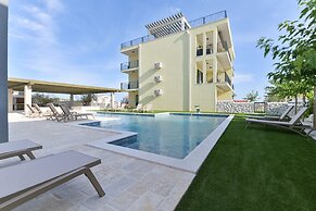 Luxury Living at Horizon Retreat