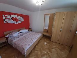 Cozy Apartments With Private Balcony Vinisce