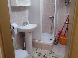 Bright and Modern: Fully Furnished Krk Apartments With Private Parking