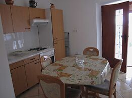 Bright and Modern: Fully Furnished Krk Apartments With Private Parking