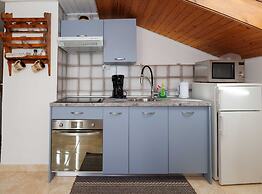 Classic and Trendy Apartment With Terrace