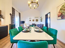 Elegant and Vibrant Apartment With Terrace and Sea View