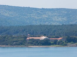 Elegant and Vibrant Apartment With Terrace and Sea View