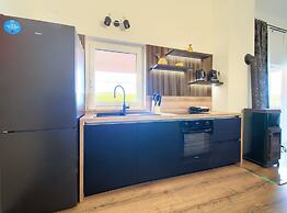 Elegant and Vibrant Apartment With Terrace and Sea View