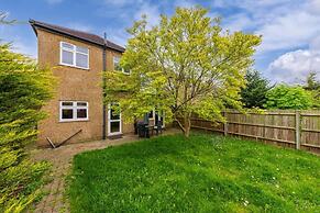 5-bed House - Sleeps 10 - Garden - Parking