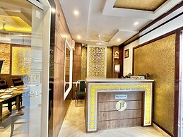 Hotel Janaki - near Ghats & Temples