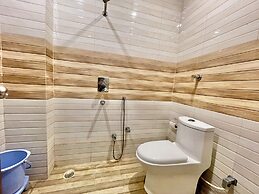 Hotel Janaki - near Ghats & Temples