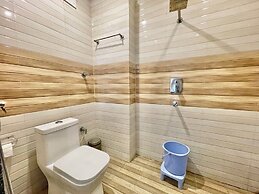 Hotel Janaki - near Ghats & Temples