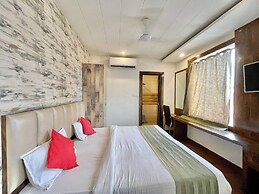 Hotel Janaki - near Ghats & Temples