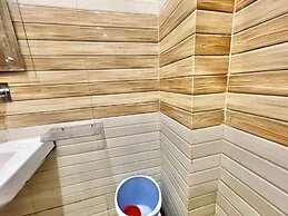 Hotel Janaki - near Ghats & Temples