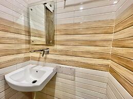 Hotel Janaki - near Ghats & Temples