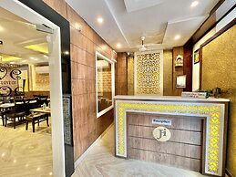 Hotel Janaki - near Ghats & Temples